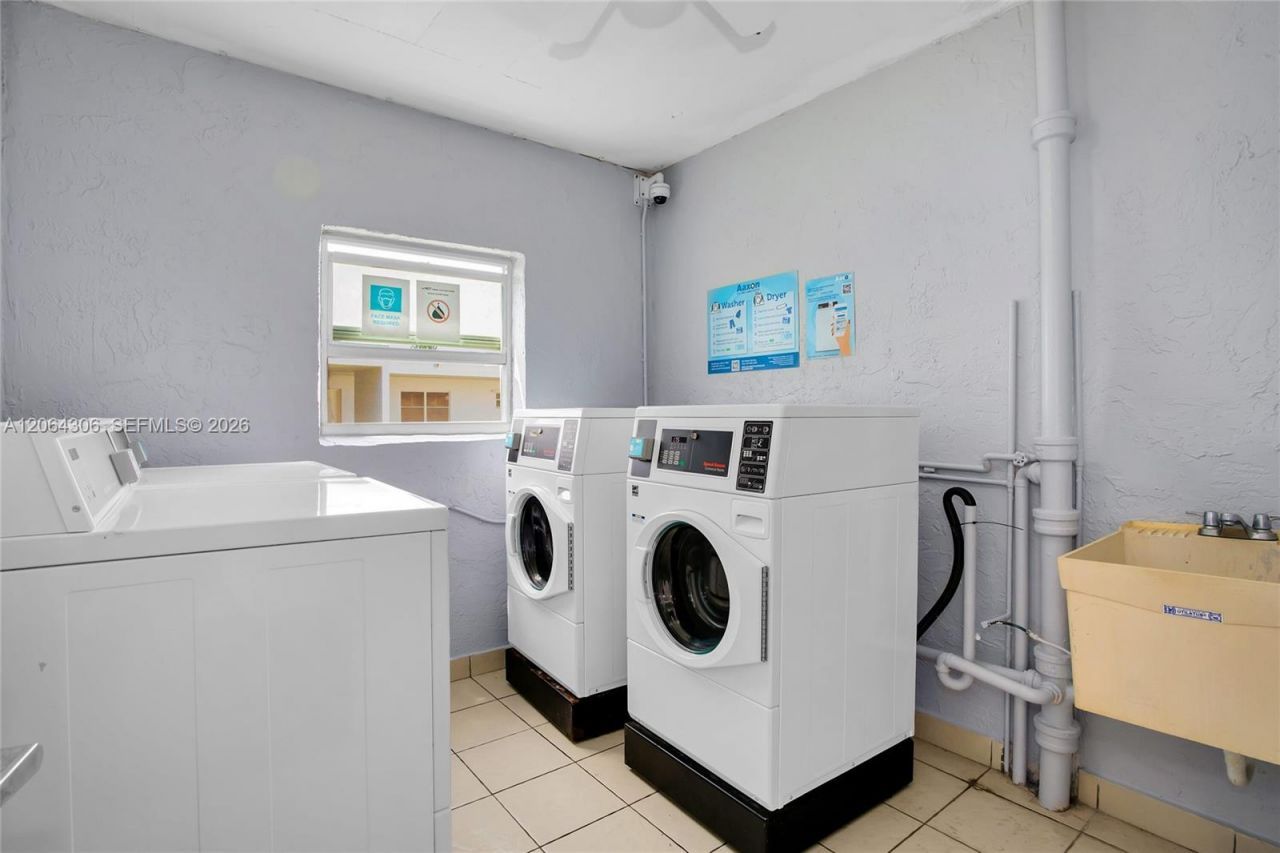 100 Edgewater Dr, Unit 305, Coral Gables, FL 33133 Photo