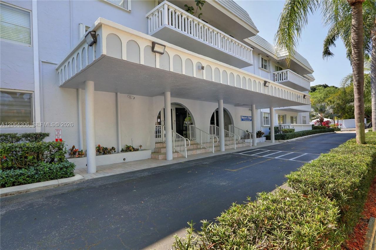 100 Edgewater Dr, Unit 305, Coral Gables, FL 33133 Photo