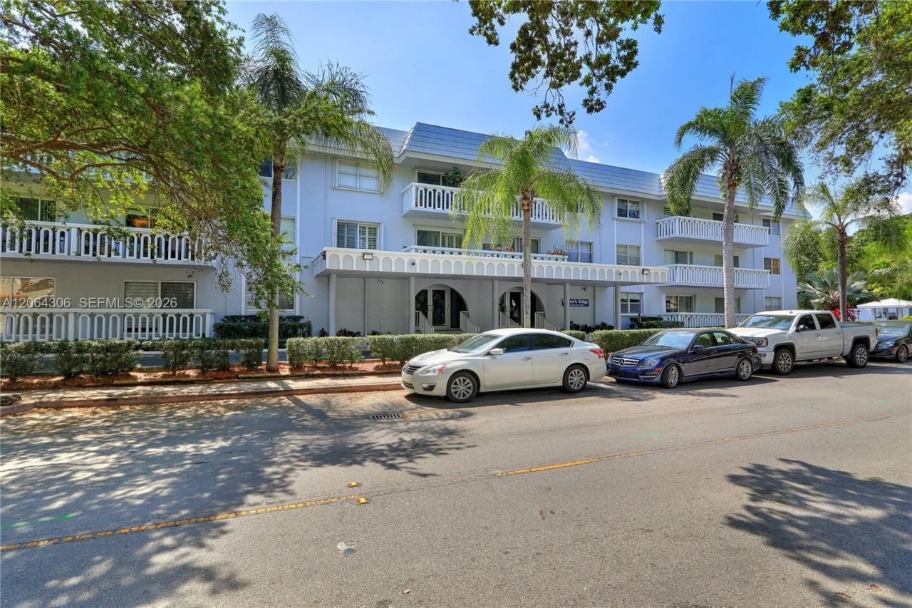100 Edgewater Dr, Unit 305, Coral Gables, FL 33133 Photo