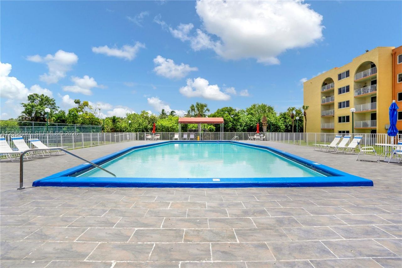 6970 NW 186th St, Unit 3-409A, Hialeah, FL 33015 Photo