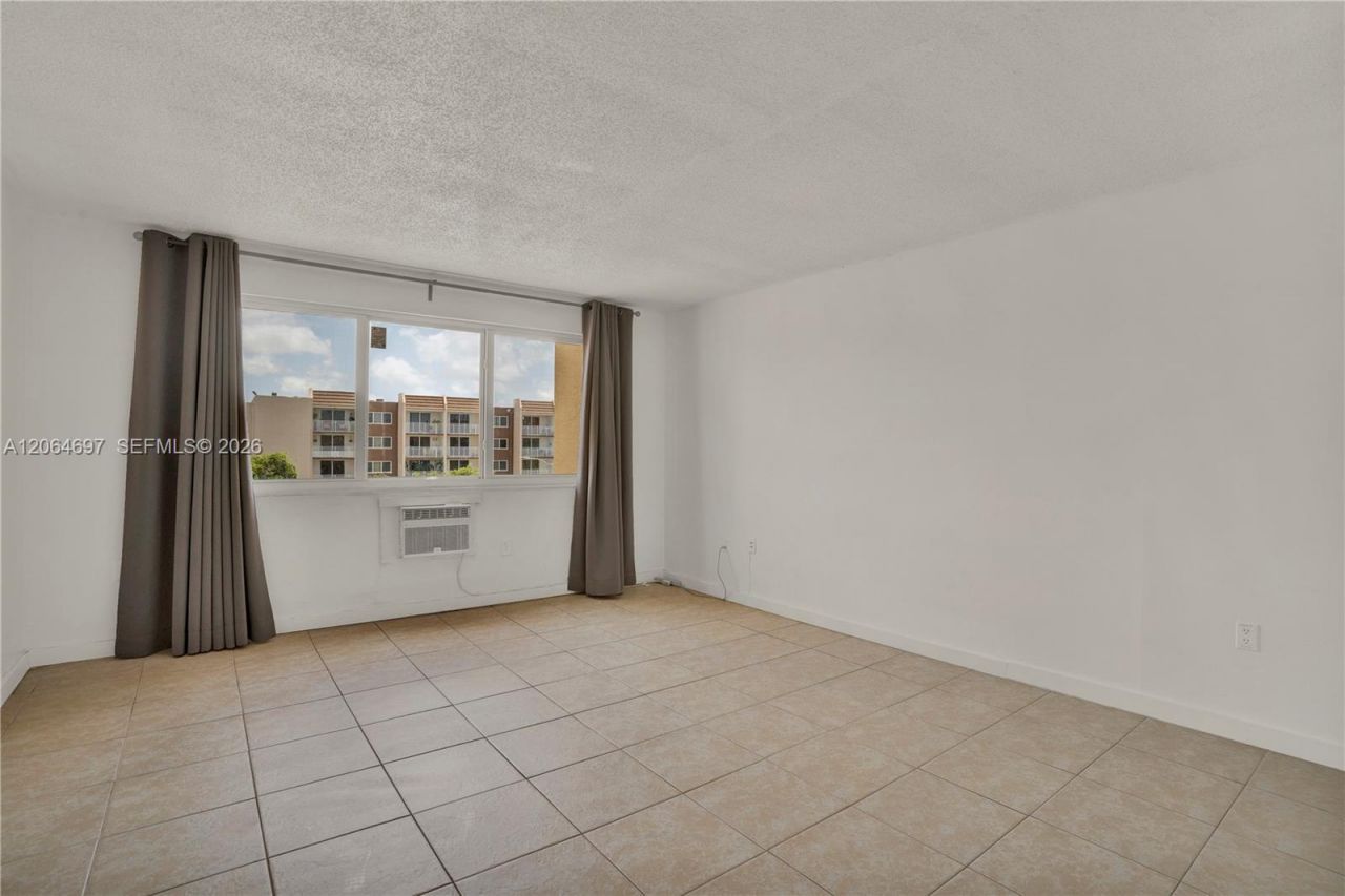 6970 NW 186th St, Unit 3-409A, Hialeah, FL 33015 Photo
