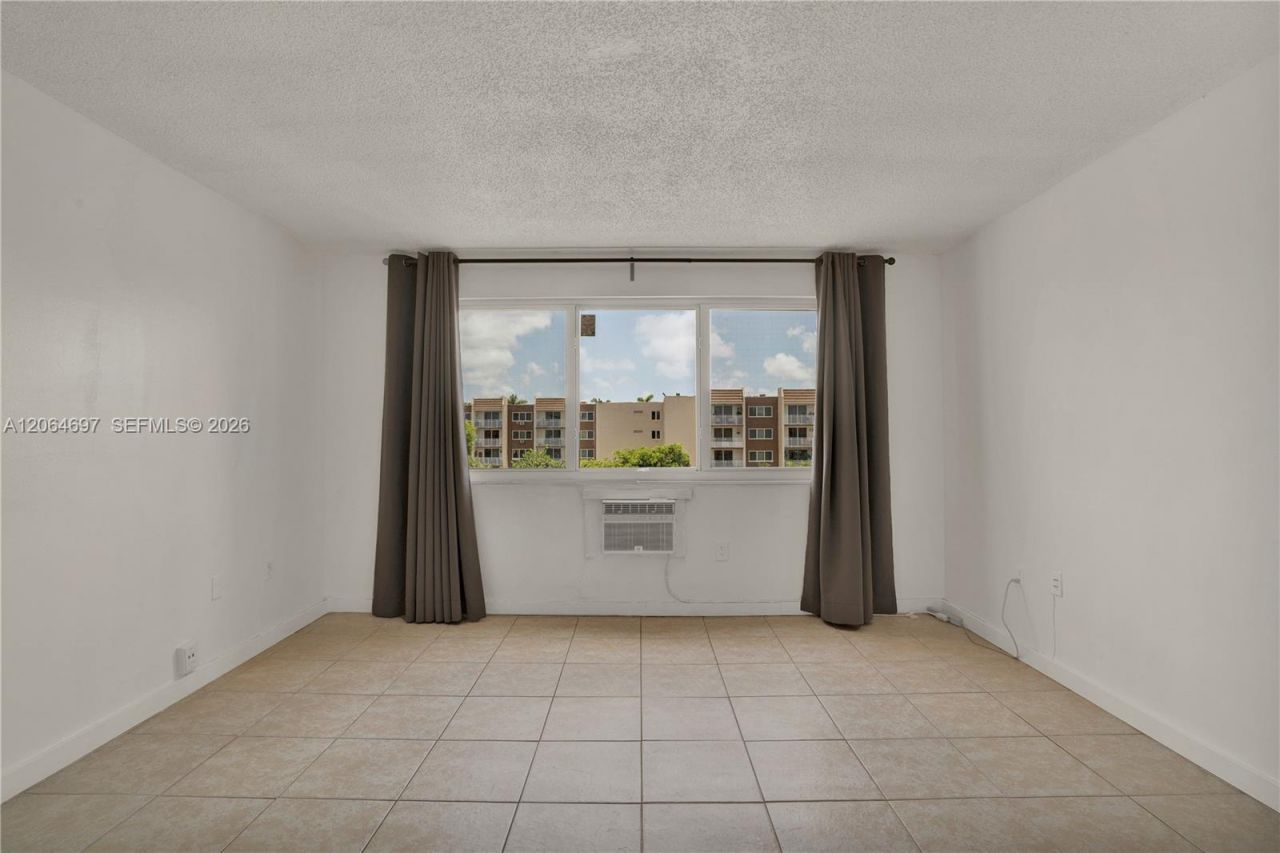 6970 NW 186th St, Unit 3-409A, Hialeah, FL 33015 Photo