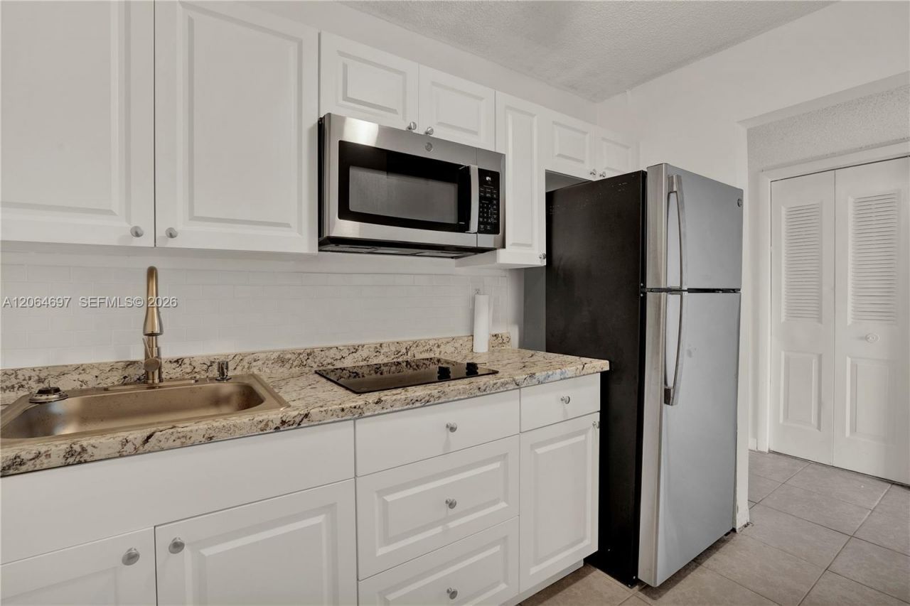 6970 NW 186th St, Unit 3-409A, Hialeah, FL 33015 Photo