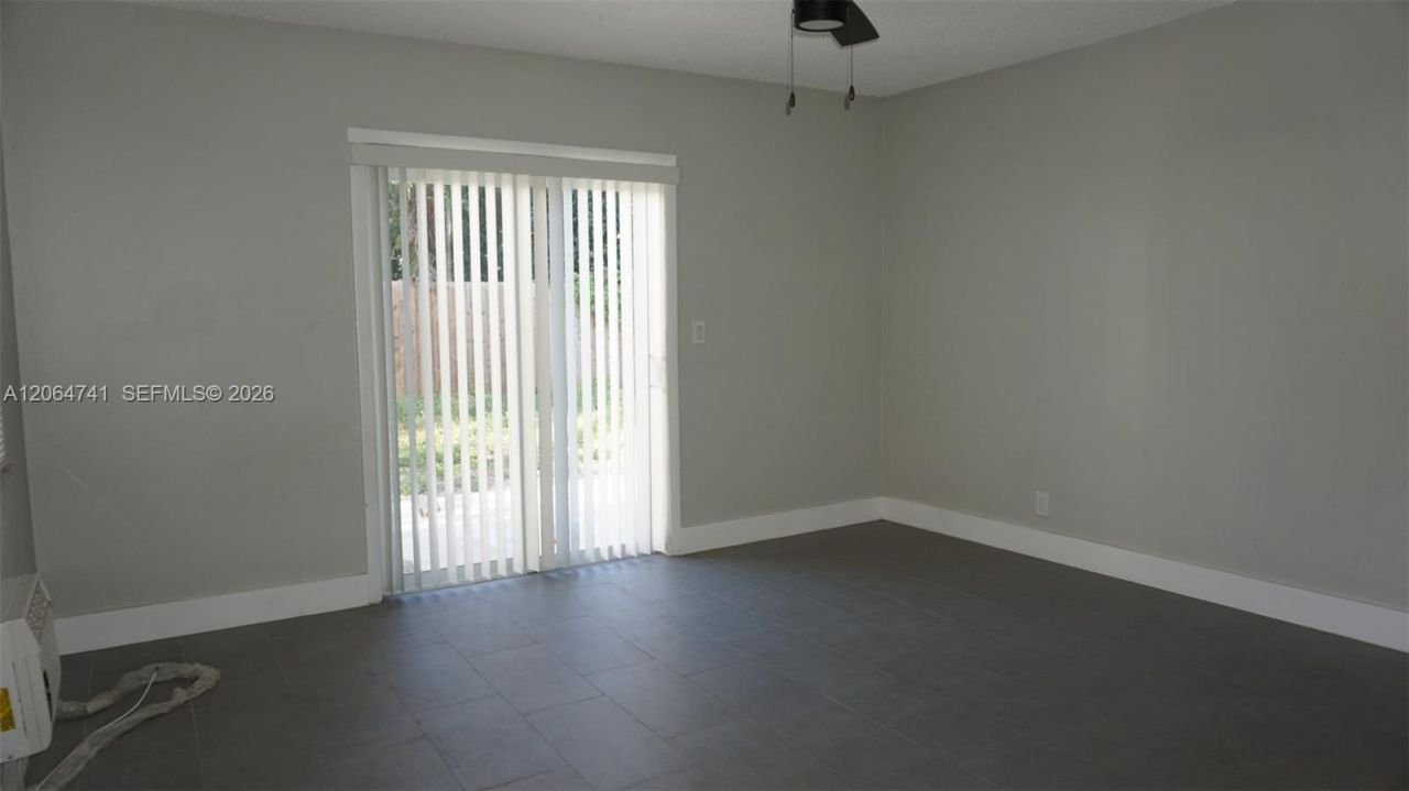 808 SW 14th Ter , Unit 4, Fort Lauderdale, FL 33312 Photo