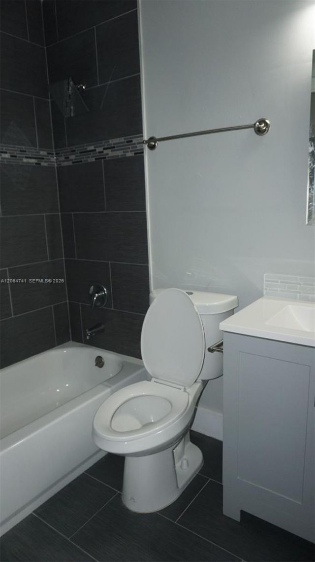808 SW 14th Ter , Unit 4, Fort Lauderdale, FL 33312 Photo