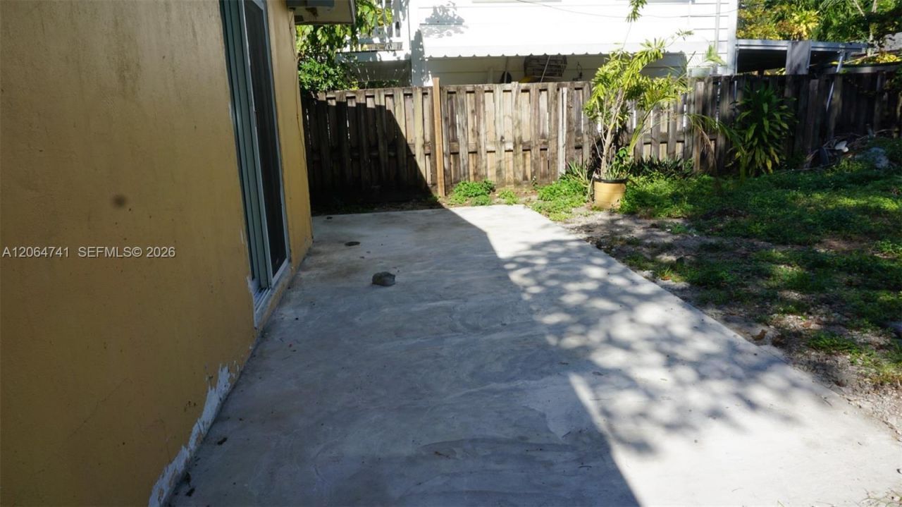 808 SW 14th Ter , Unit 4, Fort Lauderdale, FL 33312 Photo