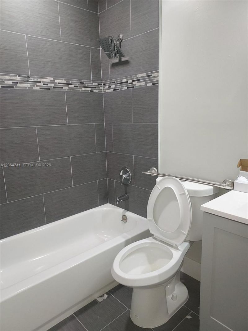 808 SW 14th Ter , Unit 4, Fort Lauderdale, FL 33312 Photo
