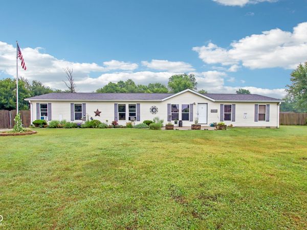 7635 Meadowview Lane , Martinsville, IN 46151