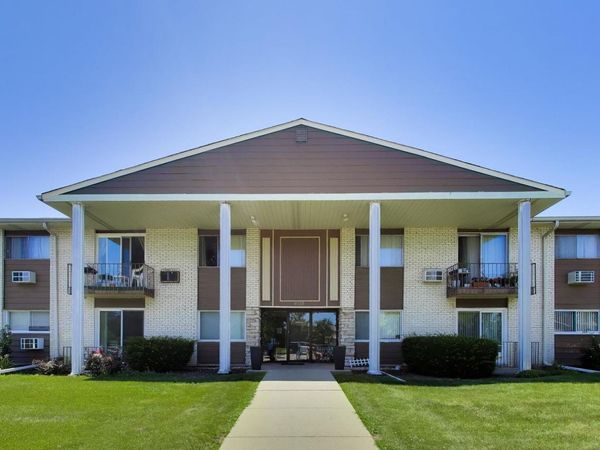 9518 Dee Road , Unit 1E, Des Plaines, IL 60016