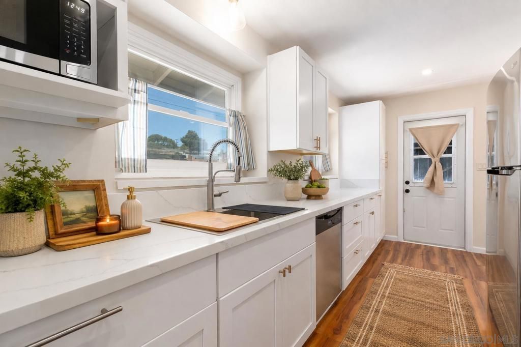 1511 San Altos Pl, Lemon Grove, CA 91945 Main Photo