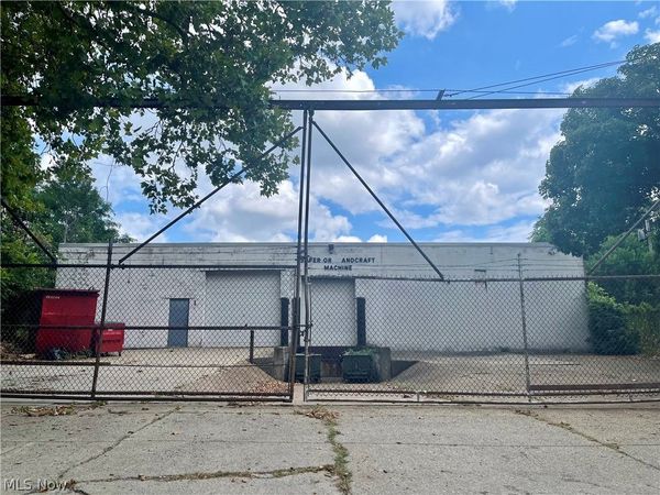 968 E 69th Place , Cleveland, OH 44103