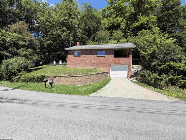 292 Sterling Road, Fairmont, WV 26554