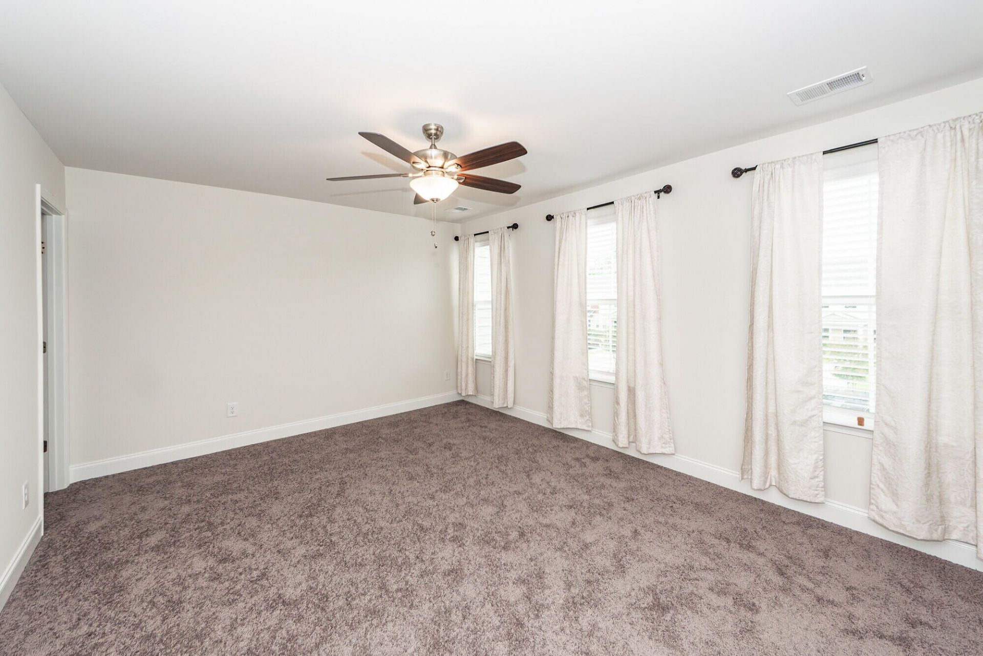 7787 Montview Road Photo 23