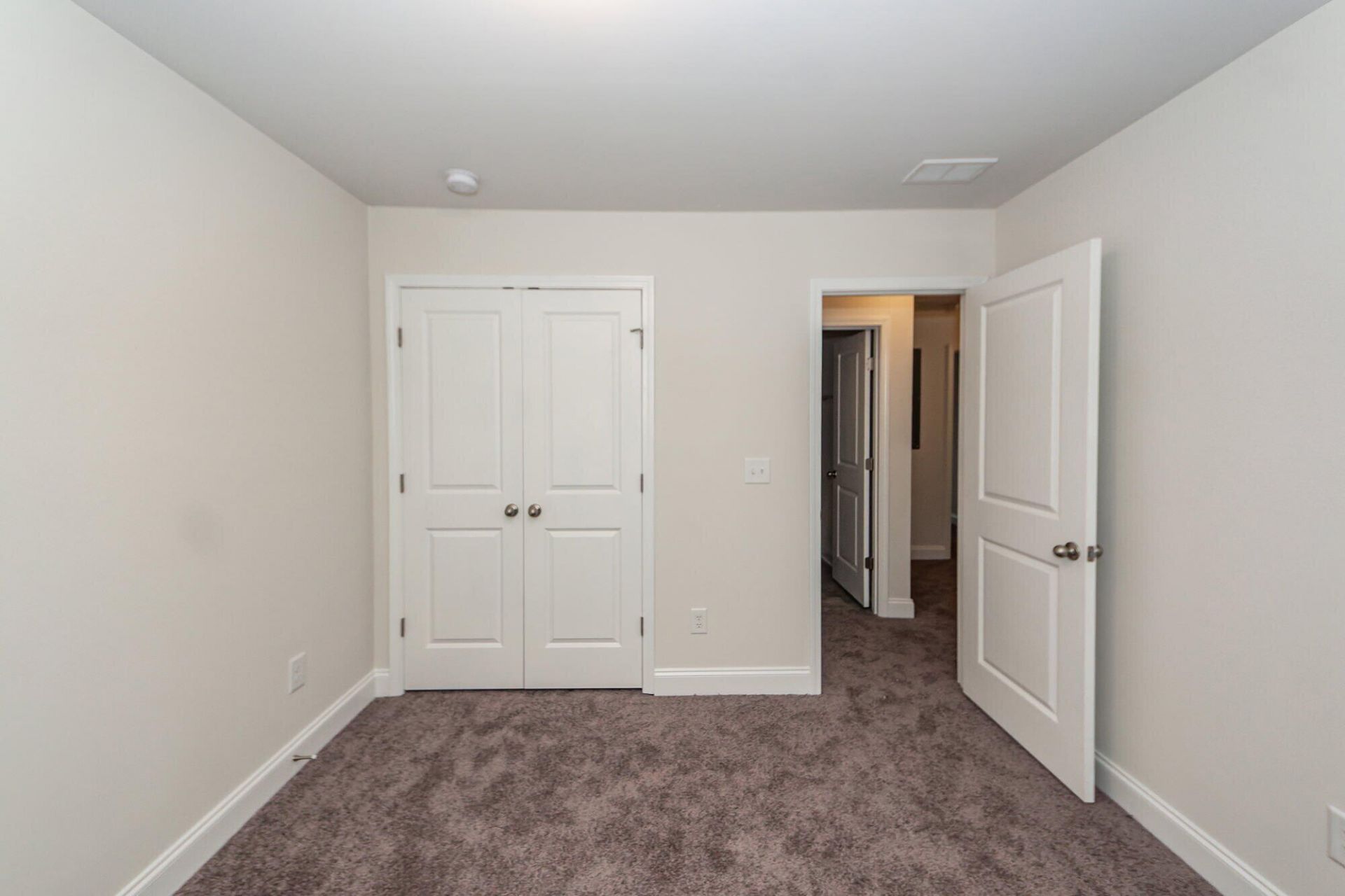7787 Montview Road Photo 32