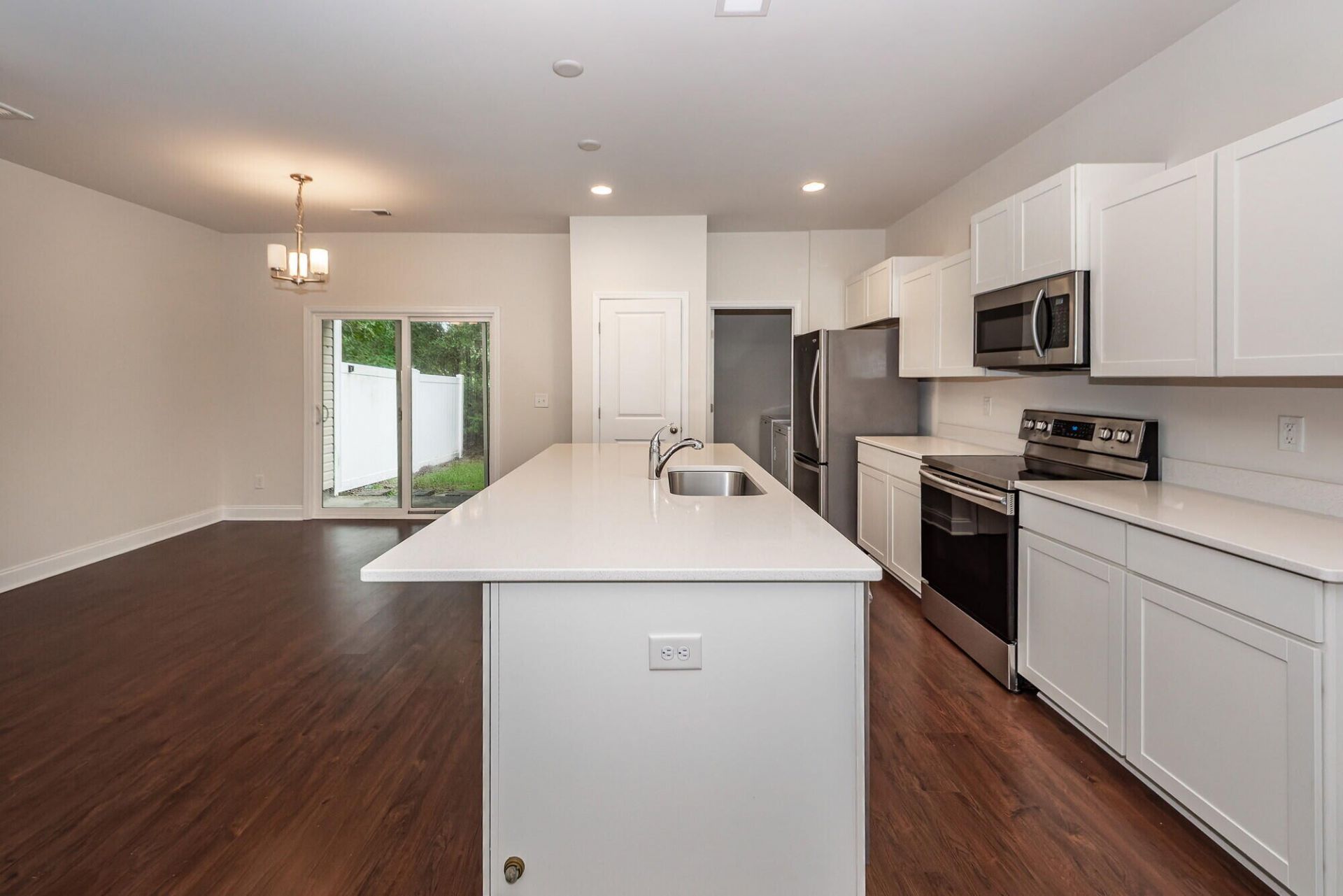 7787 Montview Road Photo 9