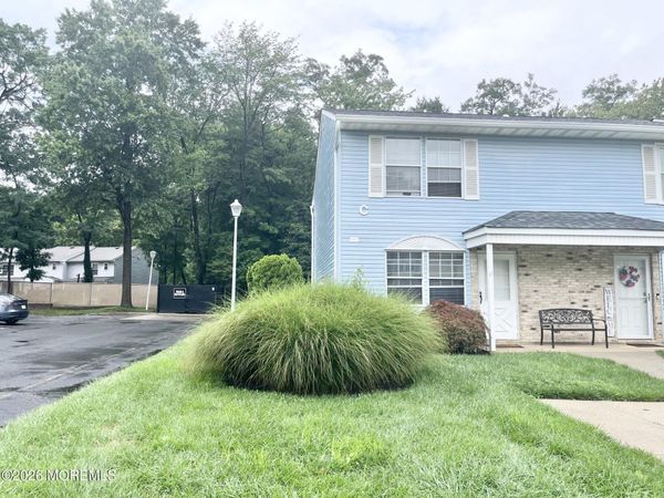 82 Cliffwood Avenue W, Unit 17, Cliffwood, NJ 07721