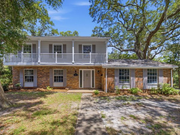 20 NW Sherwood Road, Fort Walton Beach, FL 32547