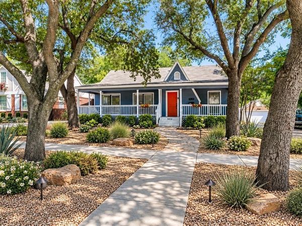 5012 Calmont Avenue, Fort Worth, TX 76107