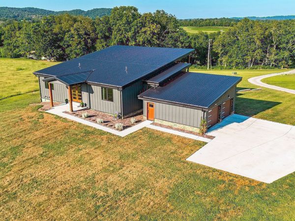 303 S Dry Fork Rd , Gallatin, TN 37066