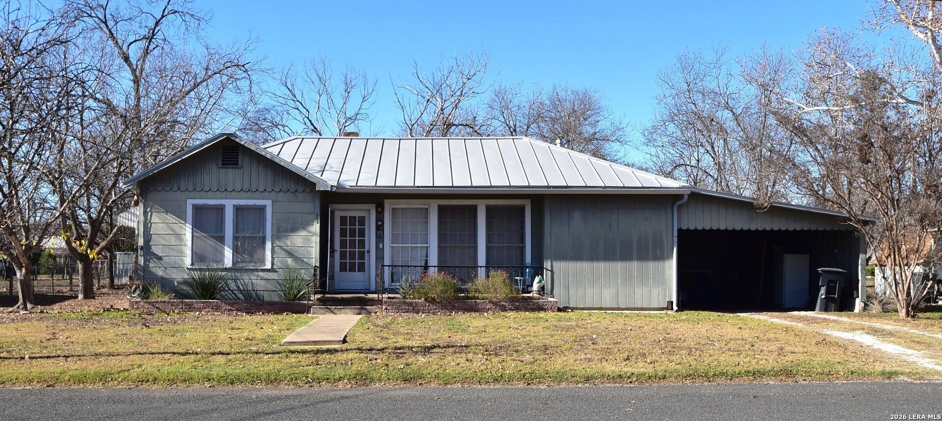 806 N Crockett Street, Fredericksburg, TX 78624 Main Photo