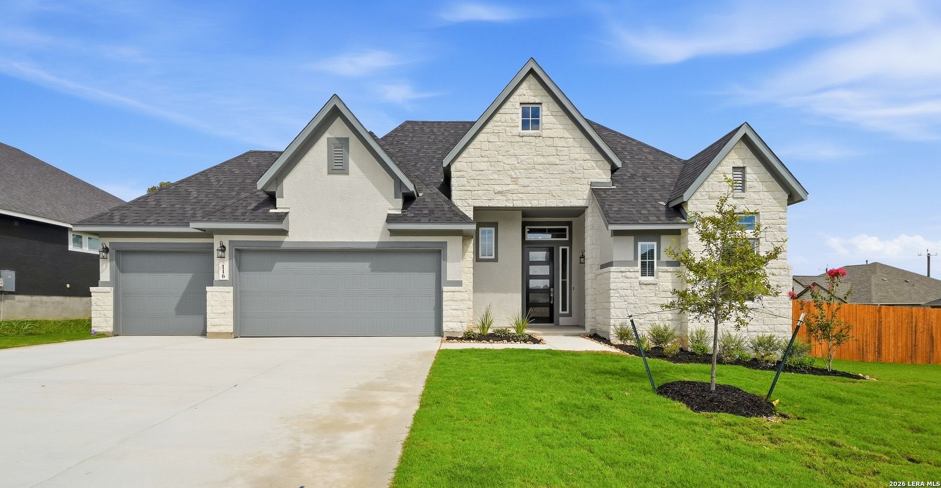 116 Highland Park, Castroville, TX 78009 Main Photo