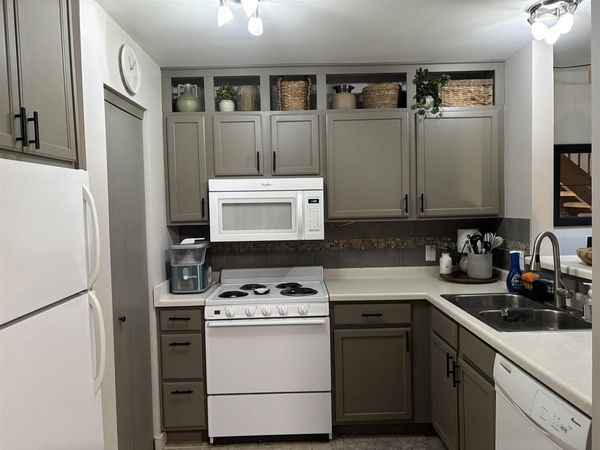 1016 N Sunnyvale Lane, Unit E, Madison, WI 53713