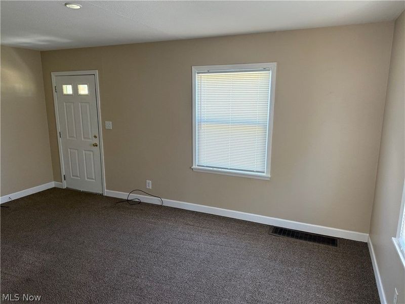 803 E Avondale Avenue E, Youngstown, OH 44502 Photo 2