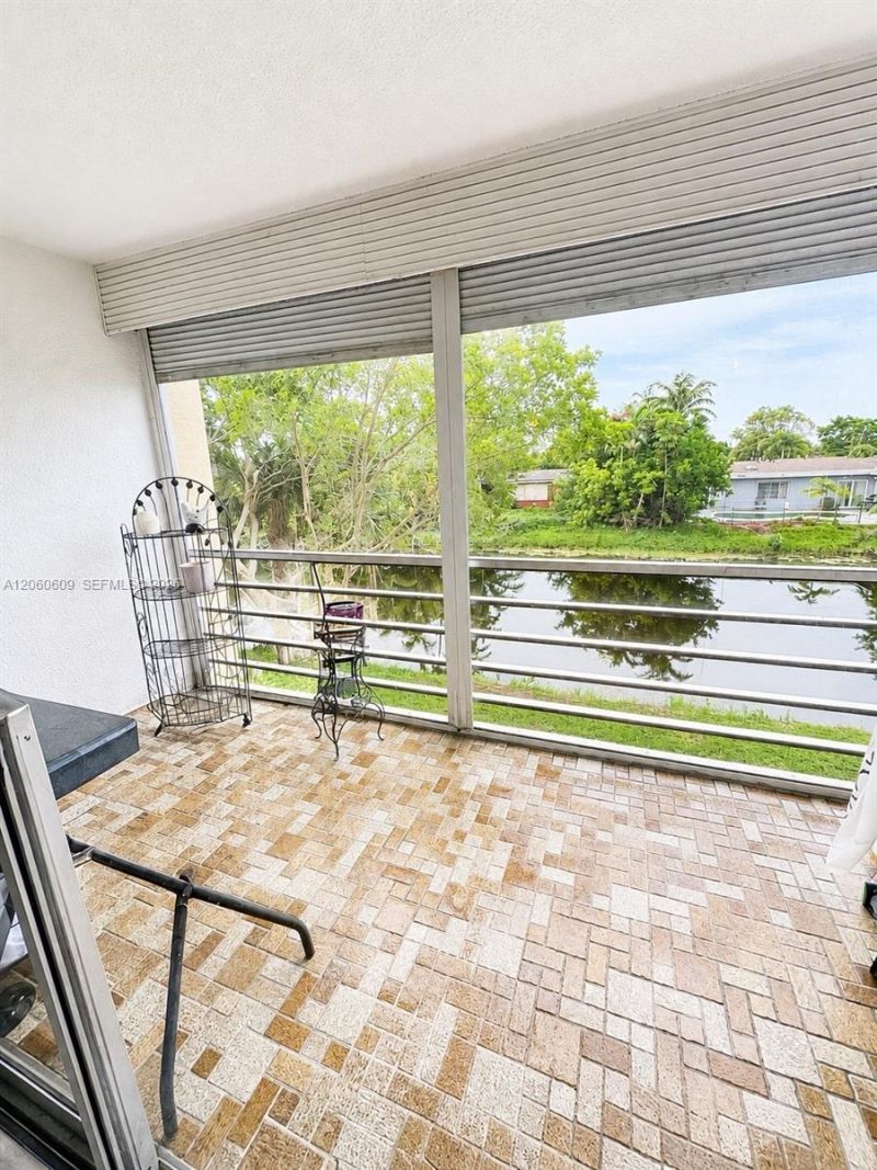 8345 Sunrise Lakes Blvd, Unit 203, Sunrise, FL 33322 Photo