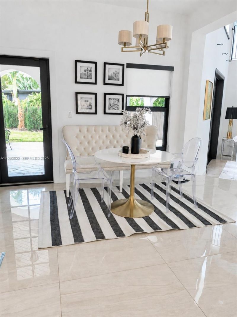 8215 Grand Canal Dr, Miami, FL 33144 Photo