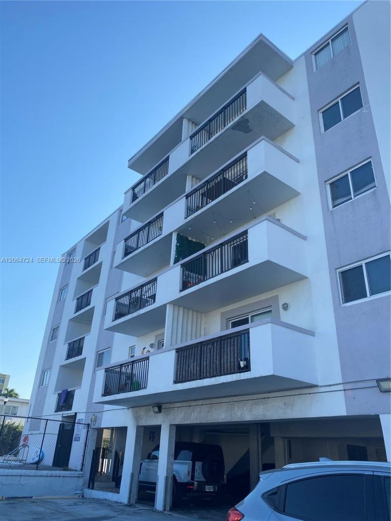 8101 Crespi Blvd, Unit 403, Miami Beach, FL 33141 Photo