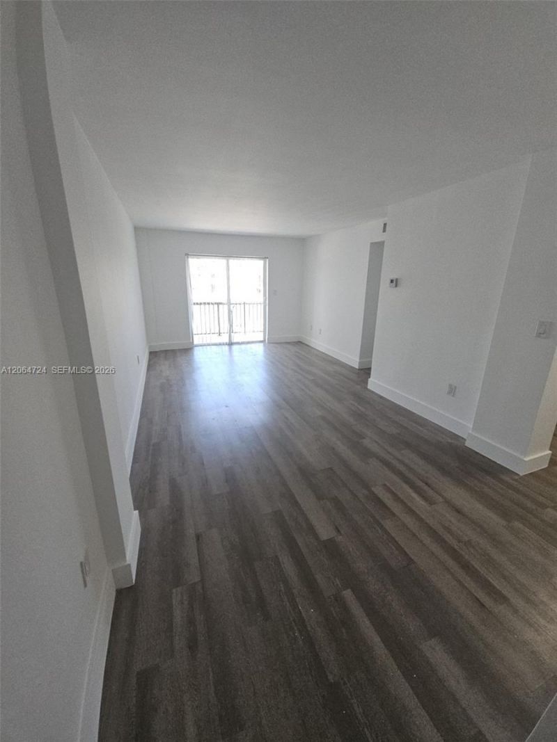 8101 Crespi Blvd, Unit 403, Miami Beach, FL 33141 Photo