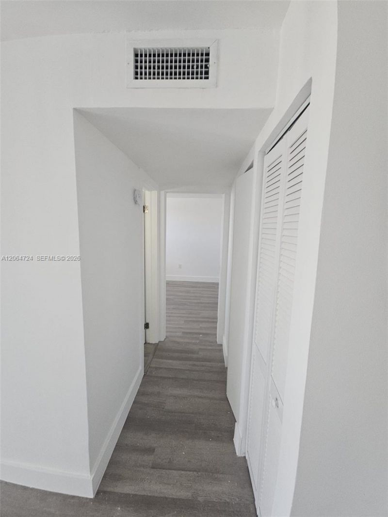 8101 Crespi Blvd, Unit 403, Miami Beach, FL 33141 Photo