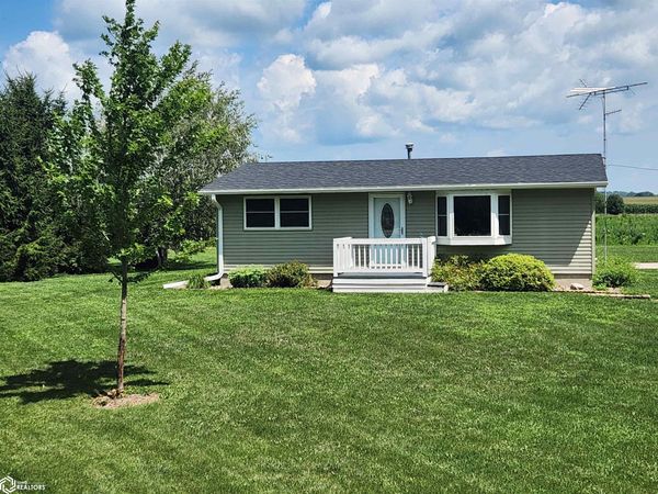19319 Quince Ave, Mason City, IA 50401
