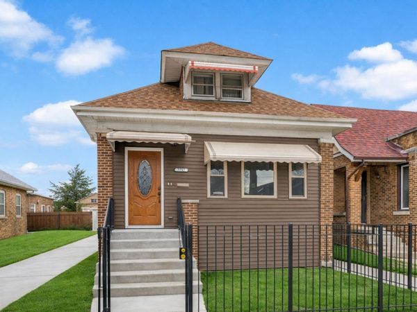 7717 S Luella Avenue , Chicago, IL 60649