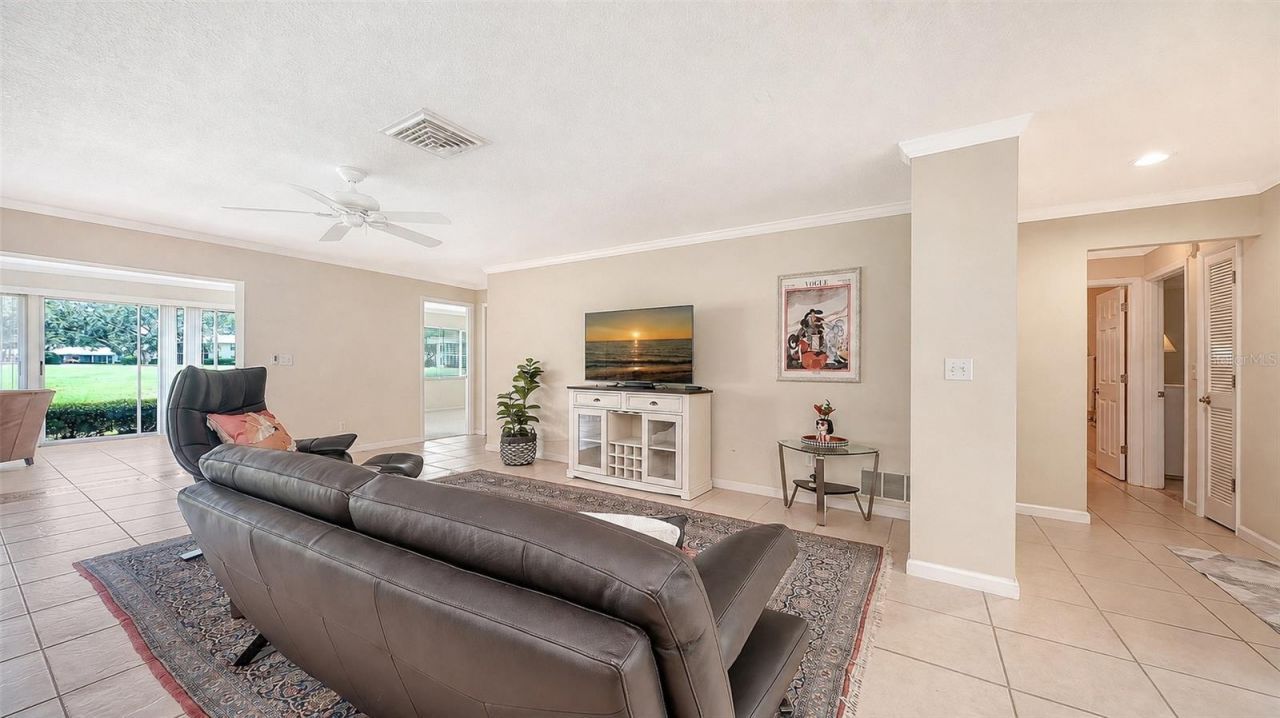 5621 Palm Aire Drive, Sarasota, FL 34243 Photo