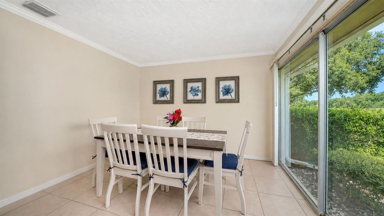 5621 Palm Aire Drive, Sarasota, FL 34243 Photo