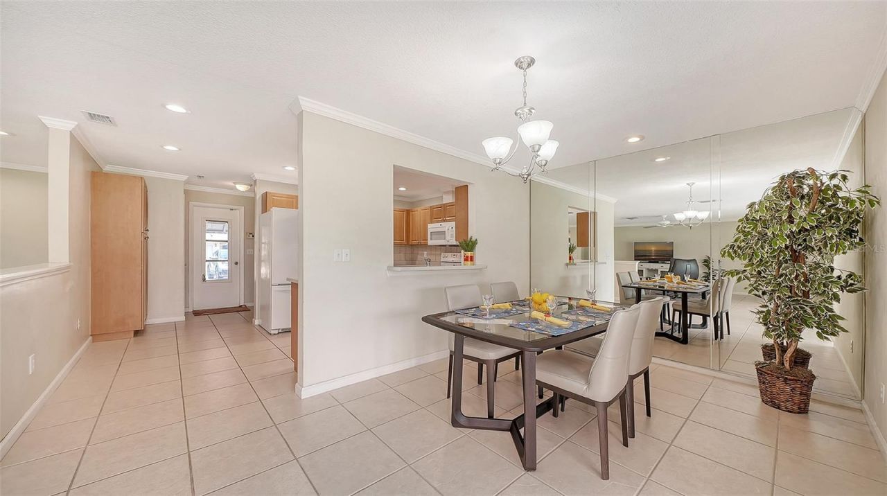 5621 Palm Aire Drive, Sarasota, FL 34243 Photo