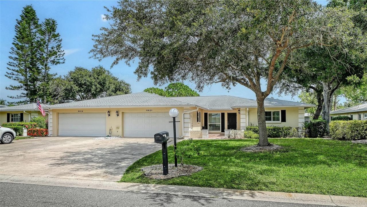 5621 Palm Aire Drive, Sarasota, FL 34243 Photo