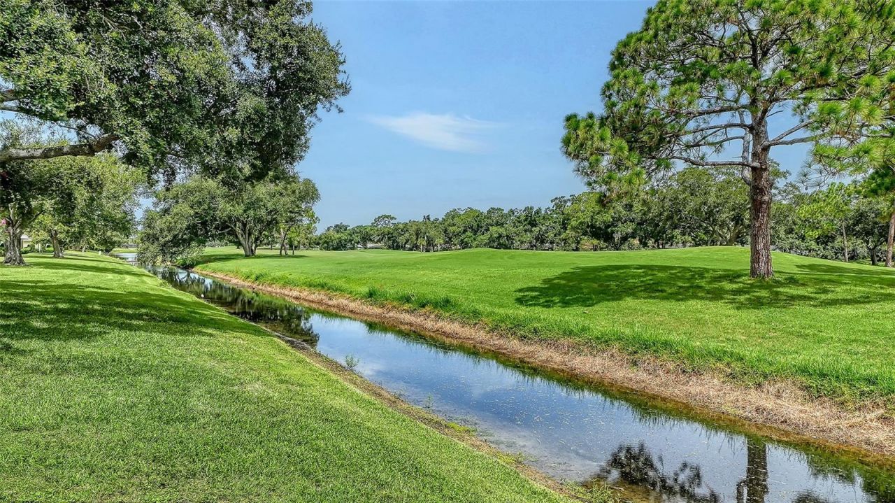 5621 Palm Aire Drive, Sarasota, FL 34243 Photo