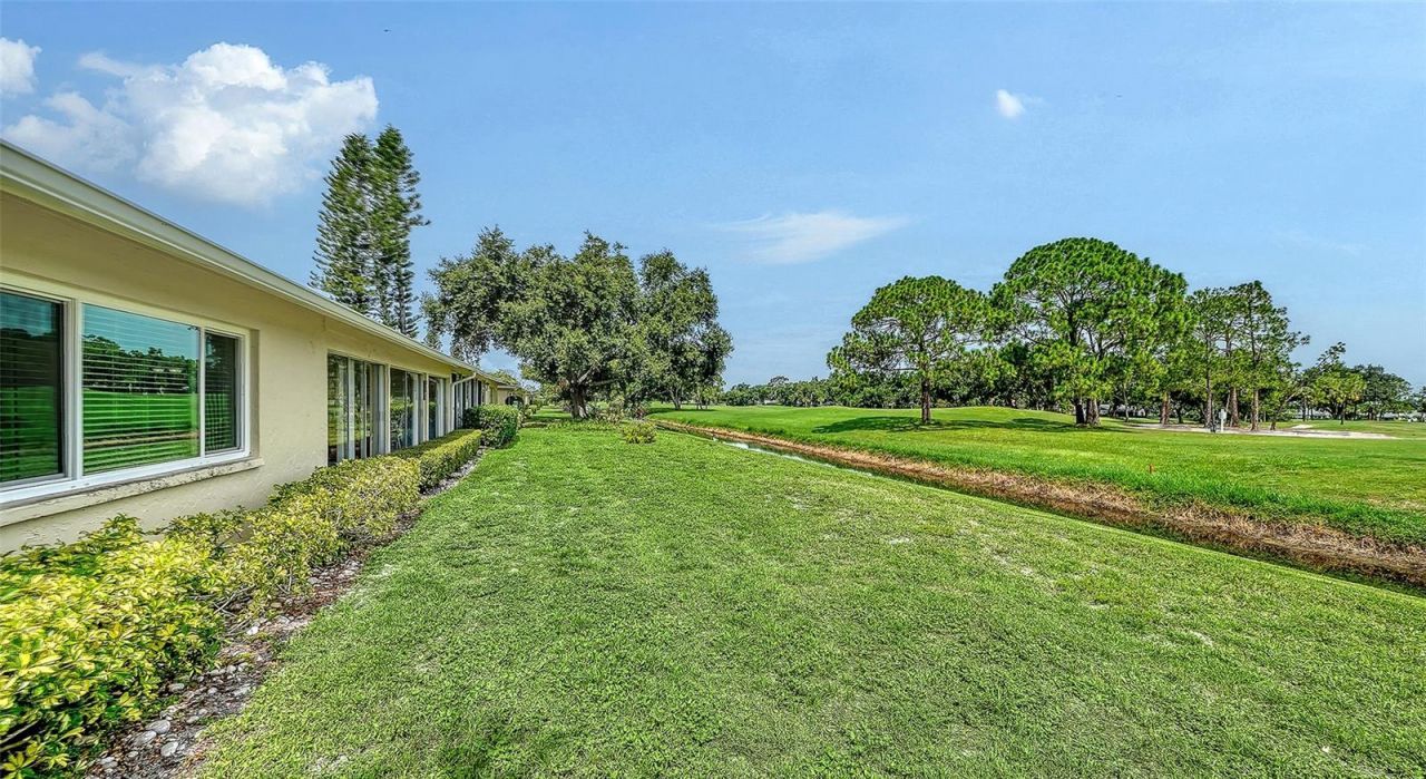 5621 Palm Aire Drive, Sarasota, FL 34243 Photo