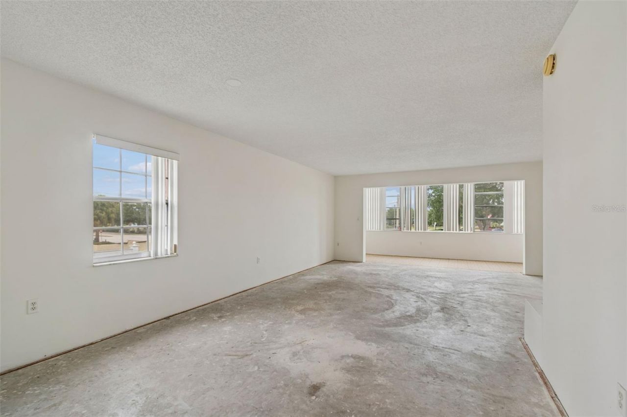 1900 68th Street N, Unit 210, Saint Petersburg, FL 33710 Photo