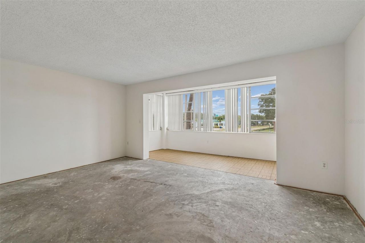 1900 68th Street N, Unit 210, Saint Petersburg, FL 33710 Photo
