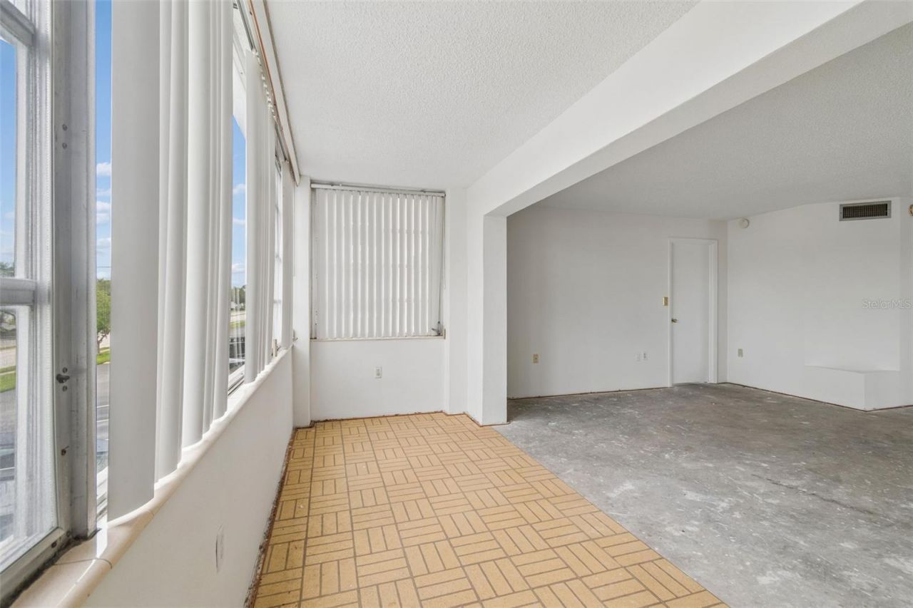 1900 68th Street N, Unit 210, Saint Petersburg, FL 33710 Photo