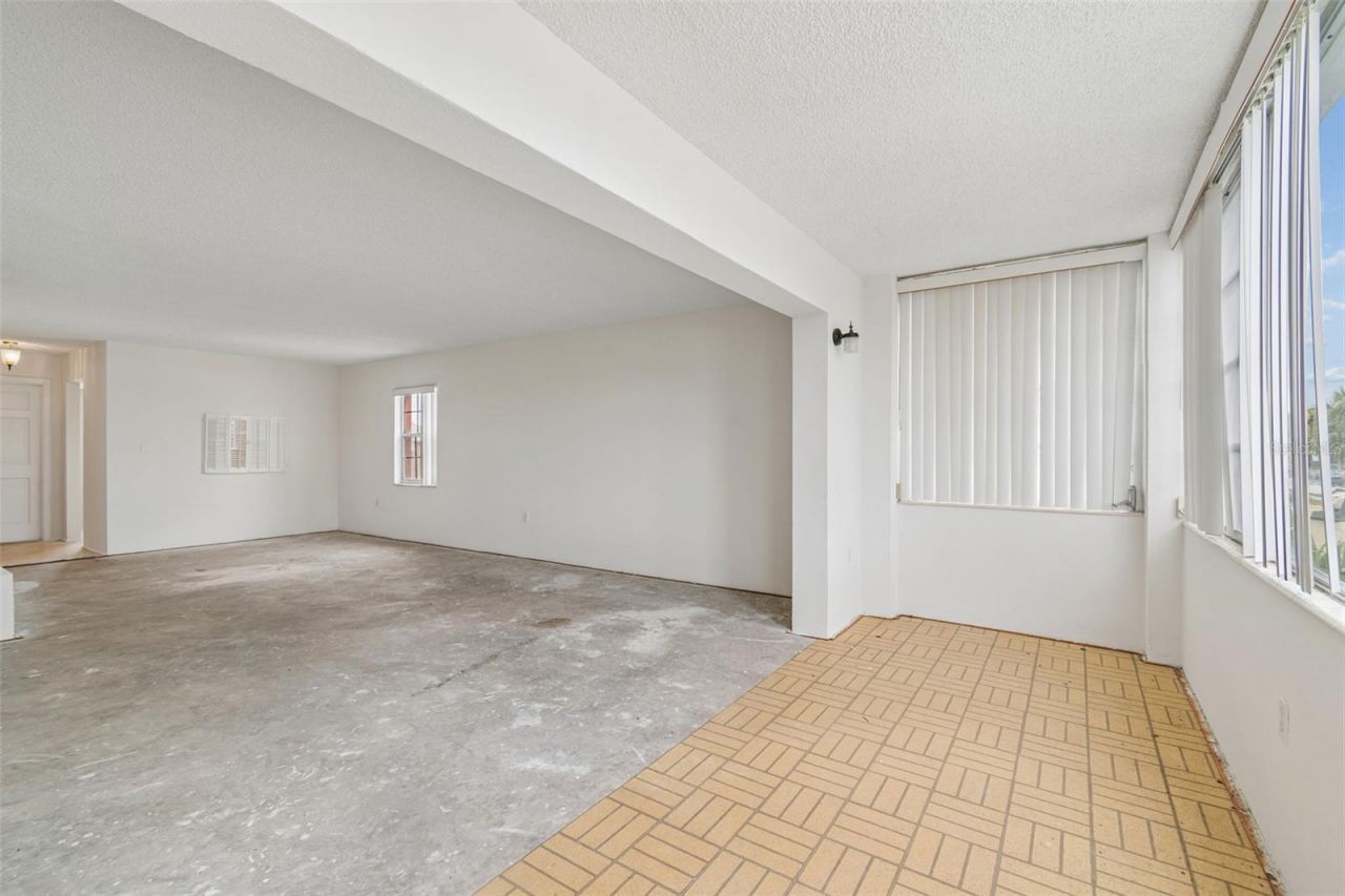 1900 68th Street N, Unit 210, Saint Petersburg, FL 33710 Photo