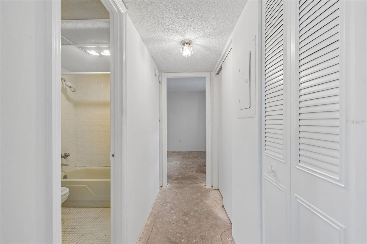 1900 68th Street N, Unit 210, Saint Petersburg, FL 33710 Photo