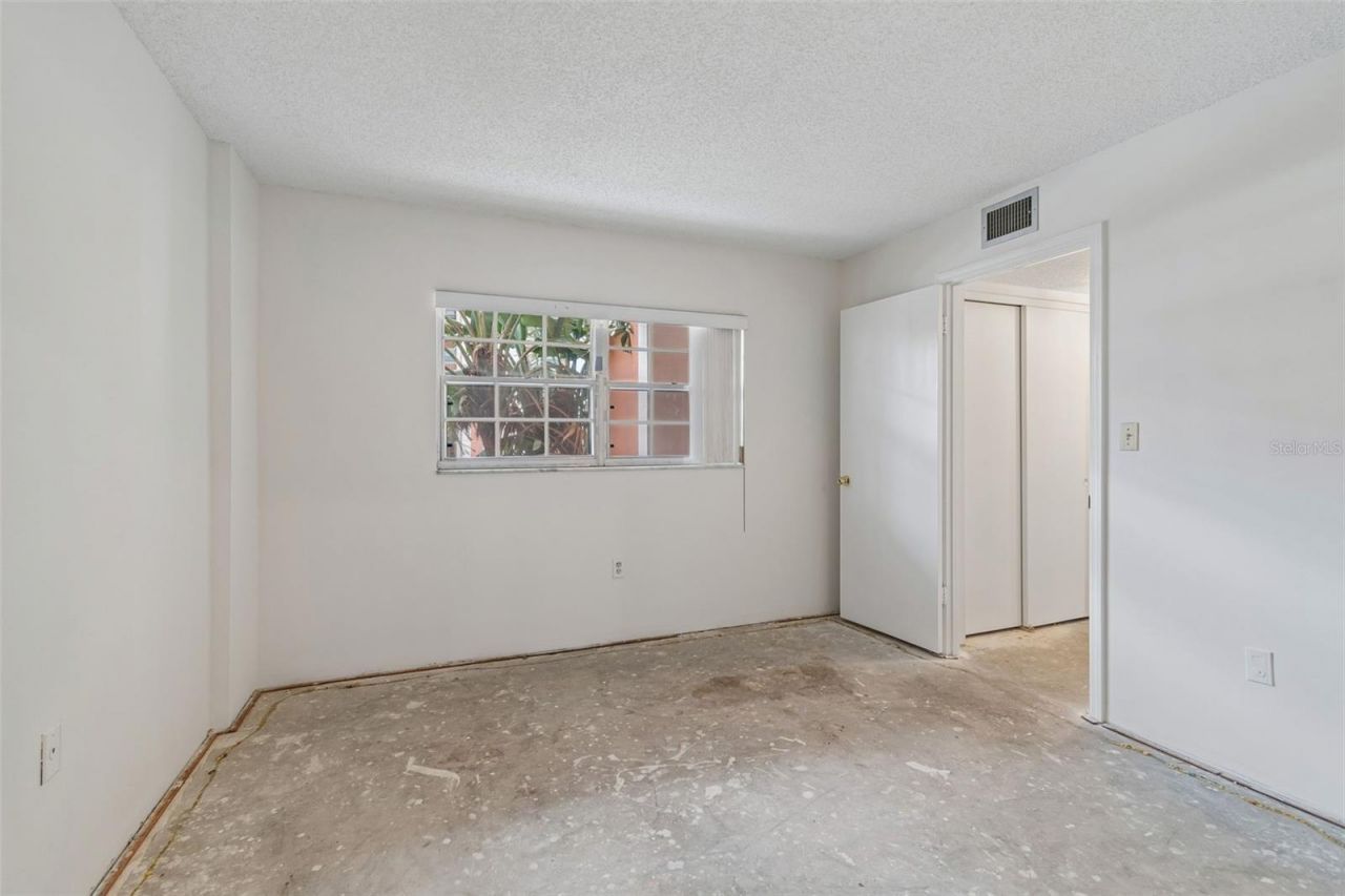 1900 68th Street N, Unit 210, Saint Petersburg, FL 33710 Photo