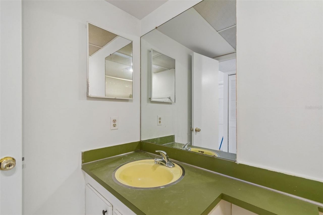 1900 68th Street N, Unit 210, Saint Petersburg, FL 33710 Photo