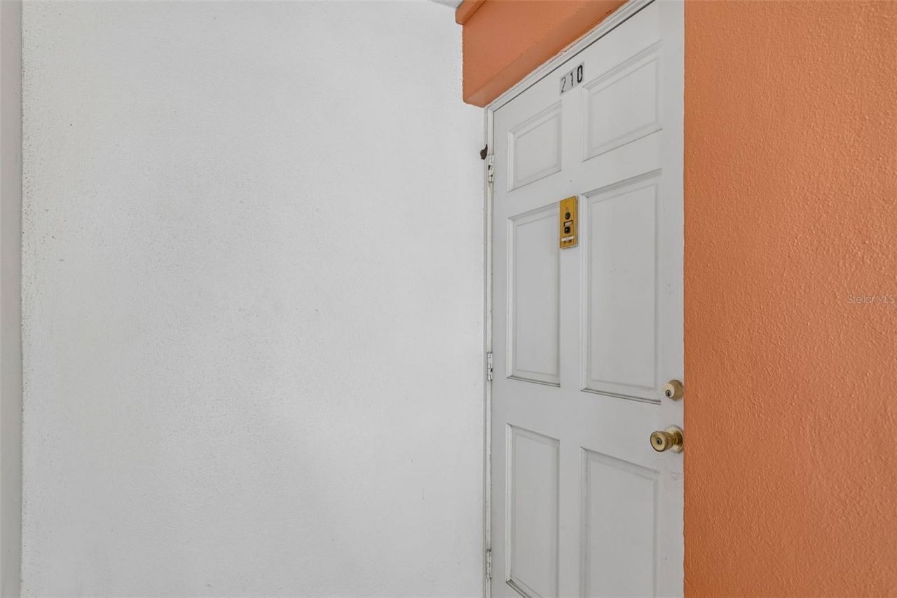 1900 68th Street N, Unit 210, Saint Petersburg, FL 33710 Photo
