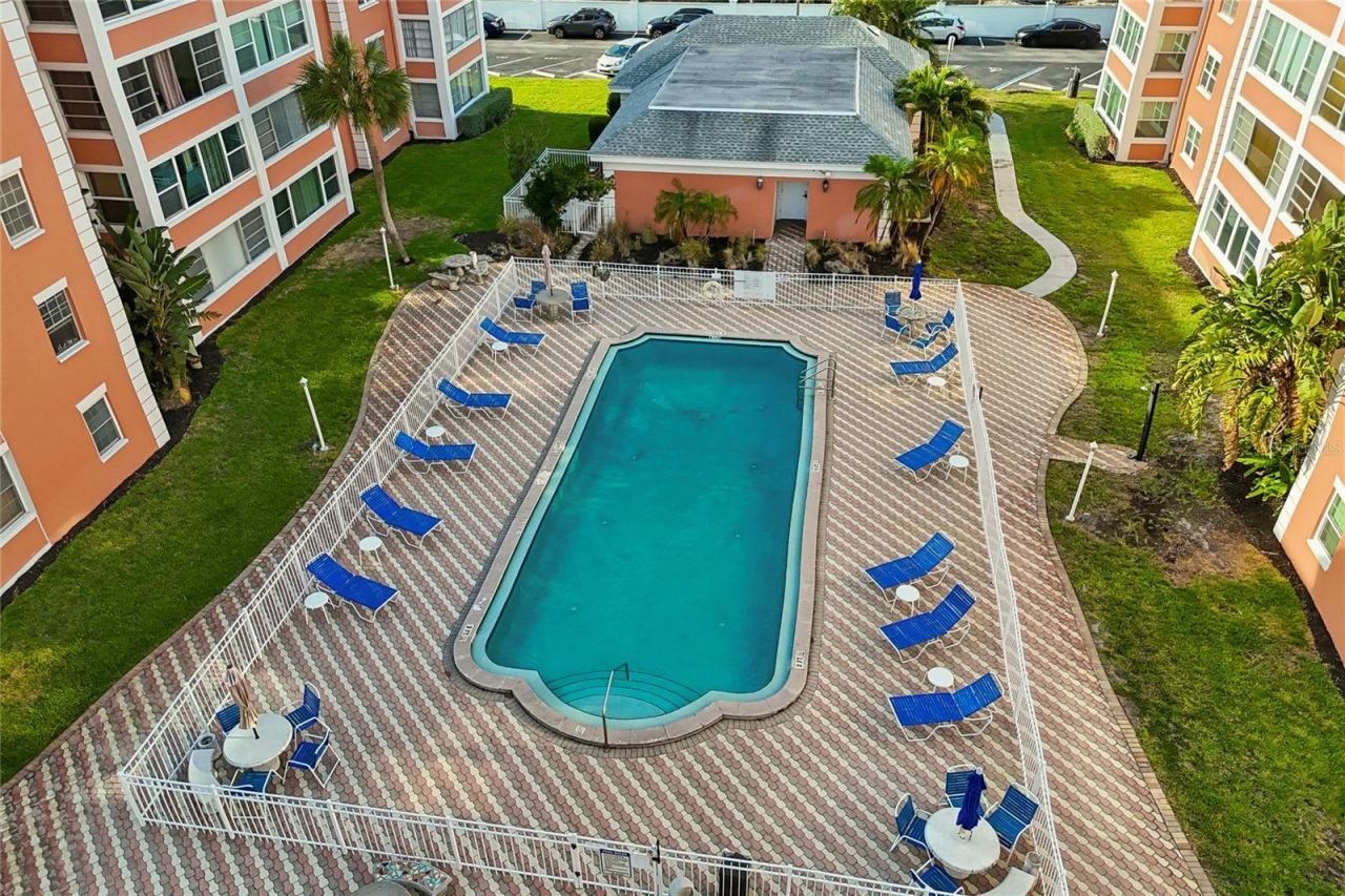 1900 68th Street N, Unit 210, Saint Petersburg, FL 33710 Photo