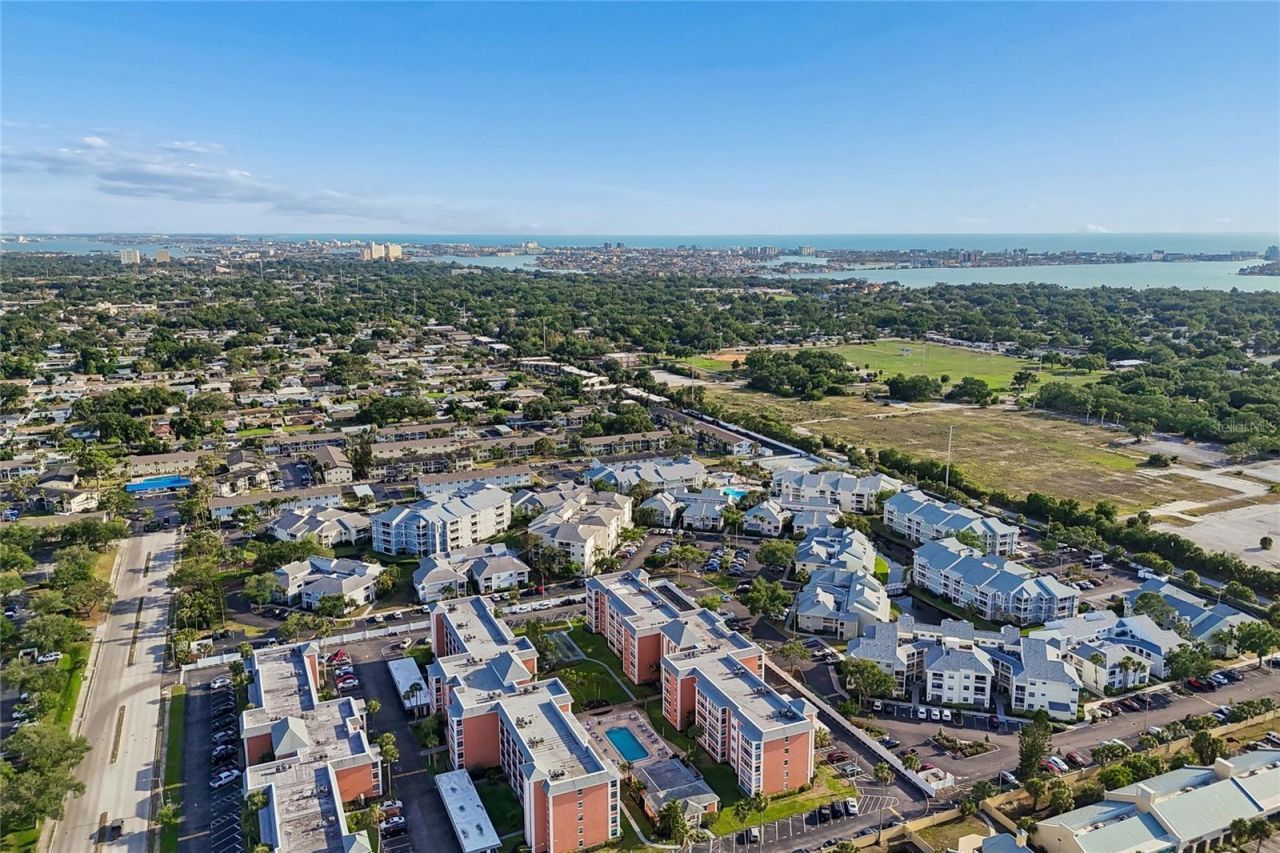 1900 68th Street N, Unit 210, Saint Petersburg, FL 33710 Photo